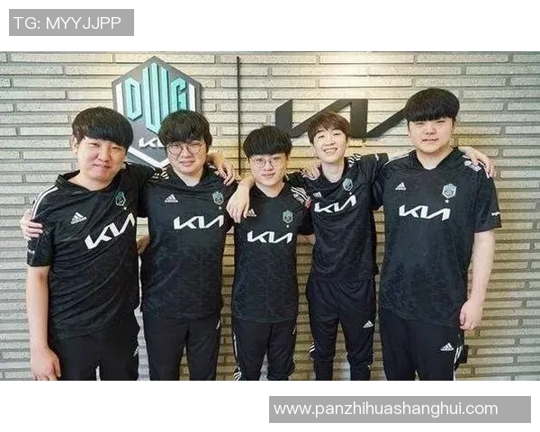 CSGO战术分析：深入探讨RNG团队包夹战术的成功要素与应用技巧