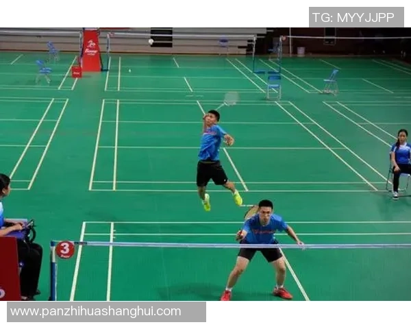 武汉羽毛球队技术对比深度剖析与训练策略探讨 武汉羽毛球队技术对比深度剖析与训练策略探讨